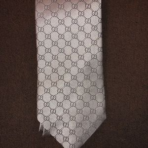 Classic Gucci Cross Tie